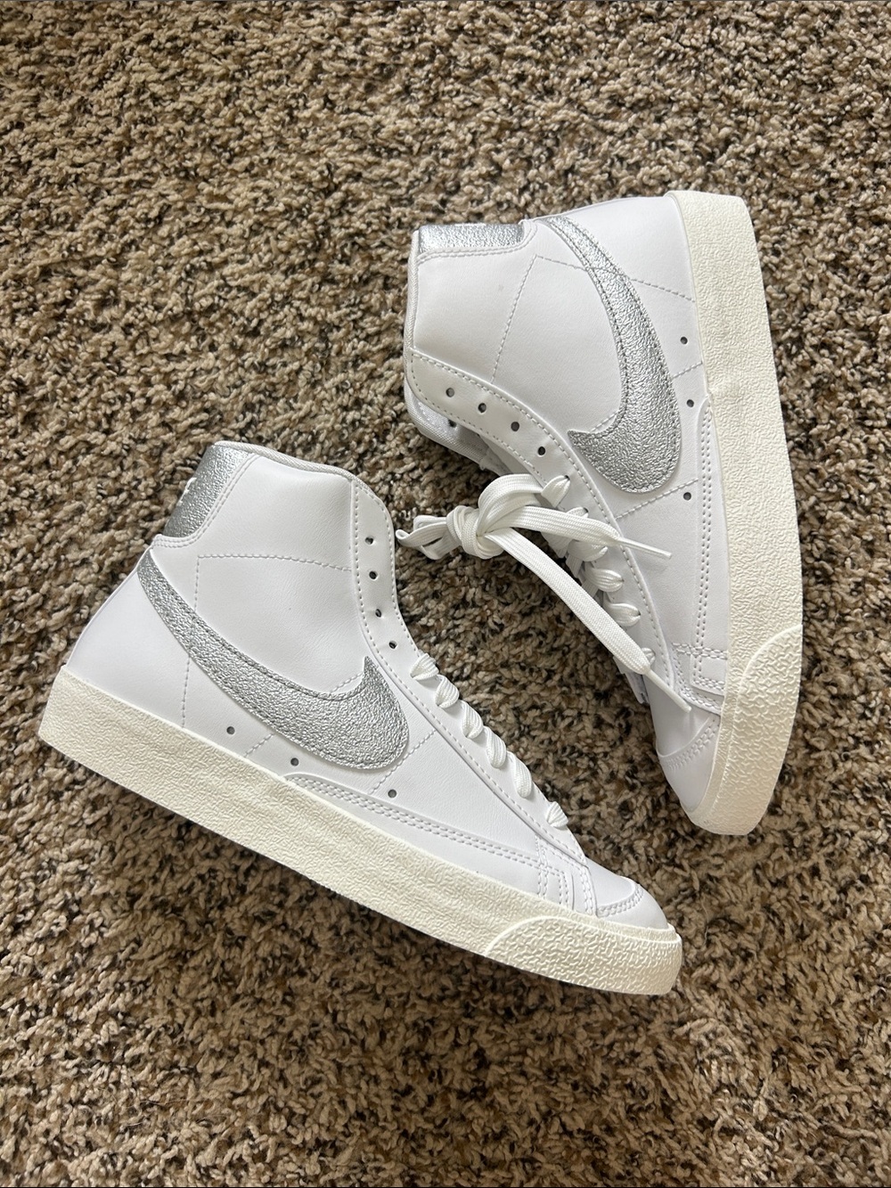 Nike Blazer Mid 77 / white silver metallic NEWWWW